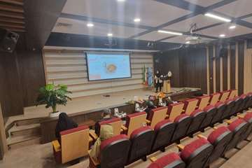 محدثه خدمتگذار